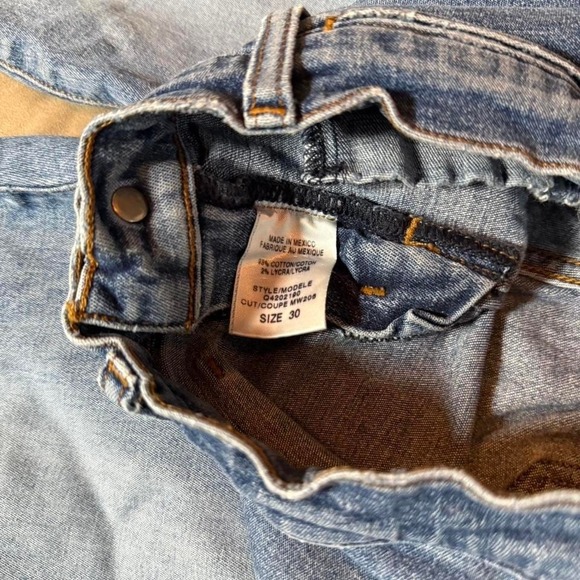 Guess Lowrise VTG 90s Sz 30 Bootcut Light Wash Denim Jeans with Beeper Pocket - Picture 4 of 6